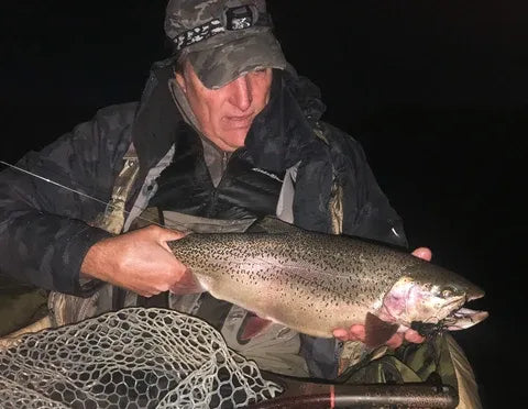 Huge Rainbow Trout on the Fly - Streamer Fishing at Night