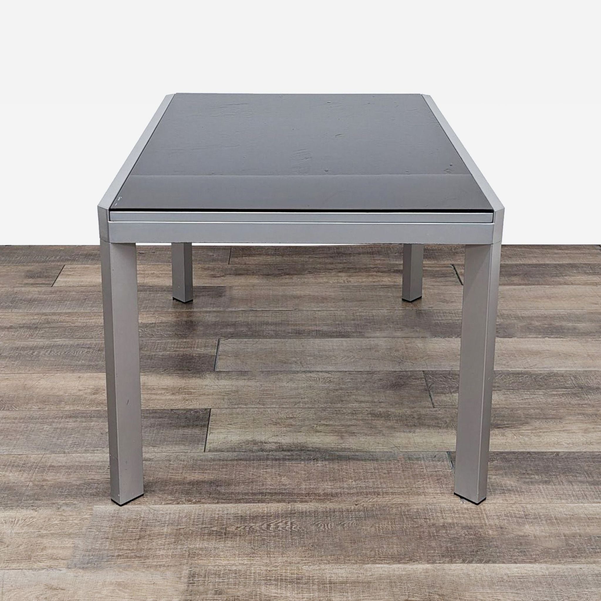 the [ unused0 ] grey square table