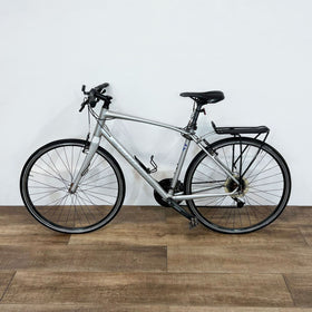 Image of Sleek Commuter Bike: Lightweight Aluminum Frame, 21-Speed Specialized Vita XL