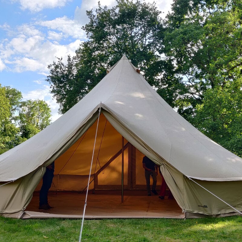 10 people tent font view