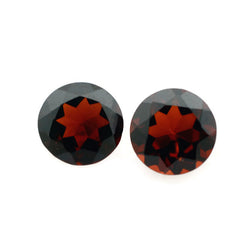 garnet-round-brilliant-cut-gemstone