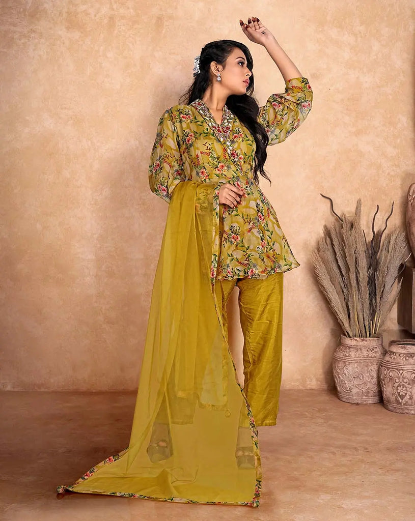 Navratri Dresses and Dandiya Chaniya Online