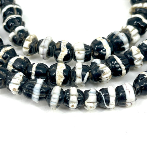 Black Dog Tooth Ruffle Trade Beads