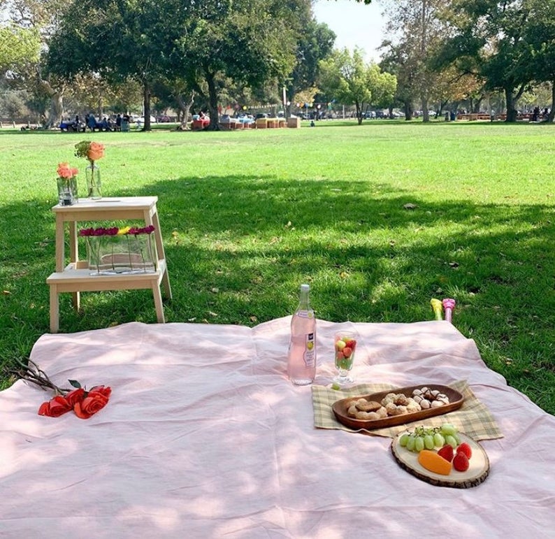 How to Throw the Best Spring Picnic - Pretty Collected