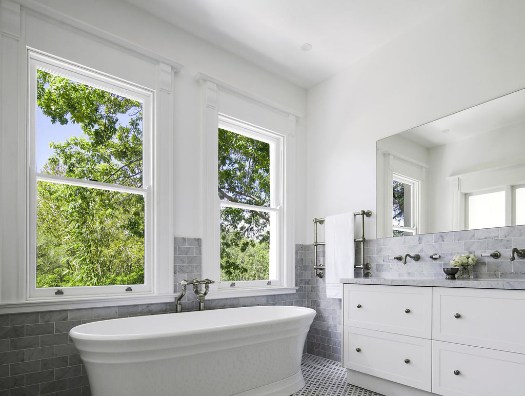 hamptons style bathroom 