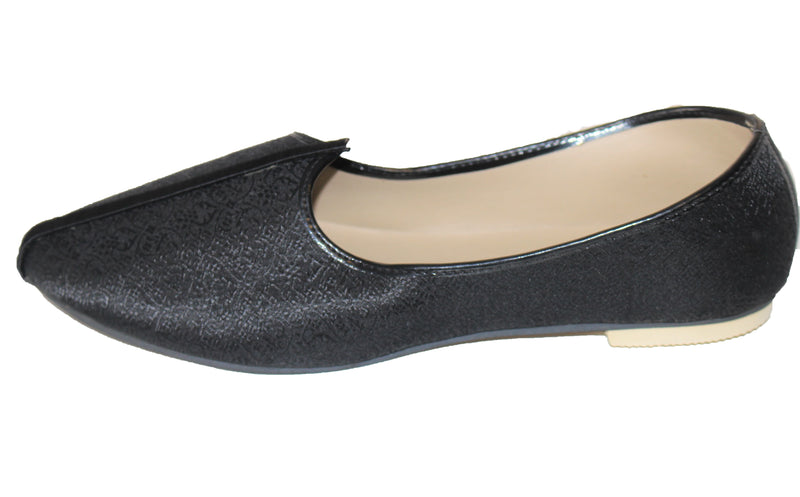 black mojari shoes