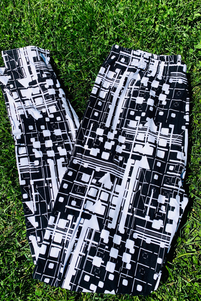 Abstract Print QUEEN SIZE Leggings – CELEBRITY LEGGINGS