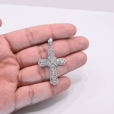 10K Cross White Gold Pendant 0.80CT