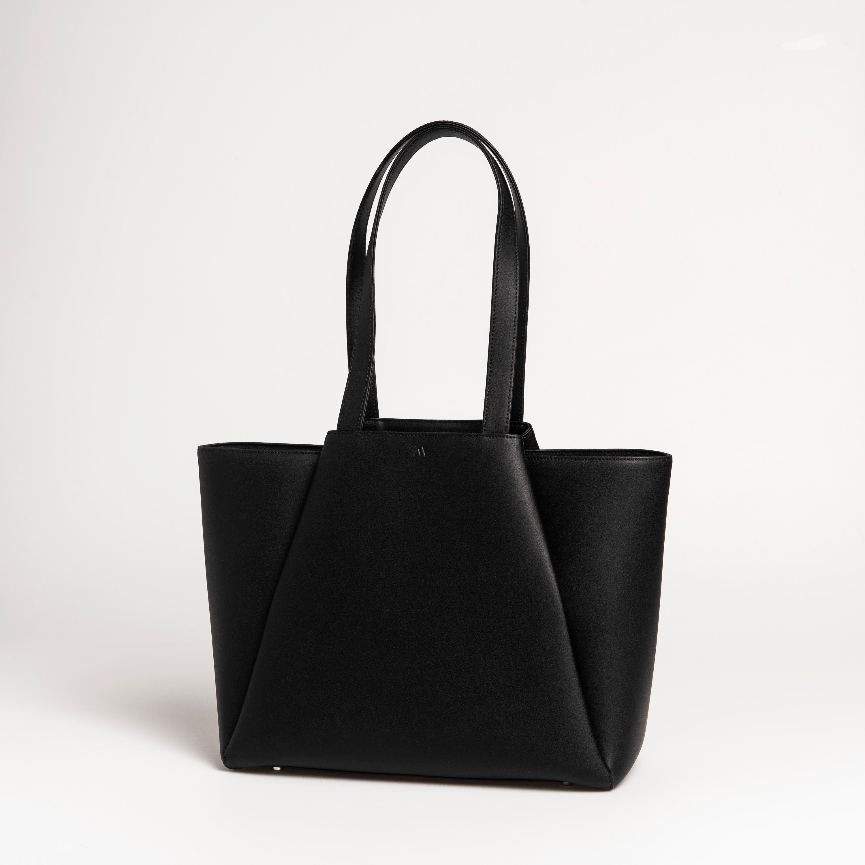 Midi Pyramid - black - Kaai Bags product image