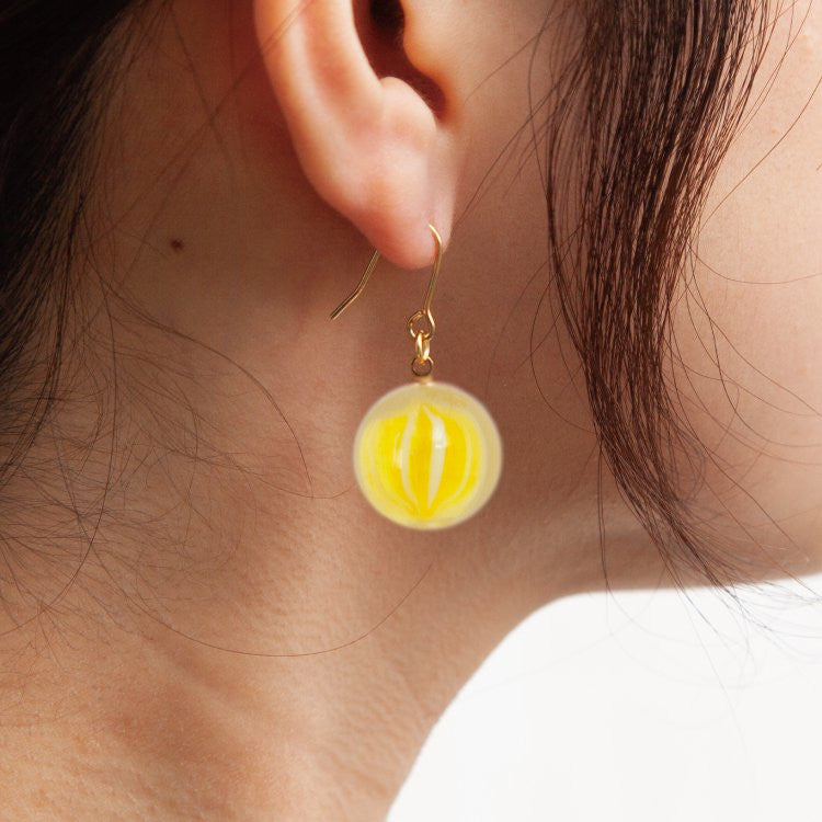 These U-shaped earrings are easy to wear.