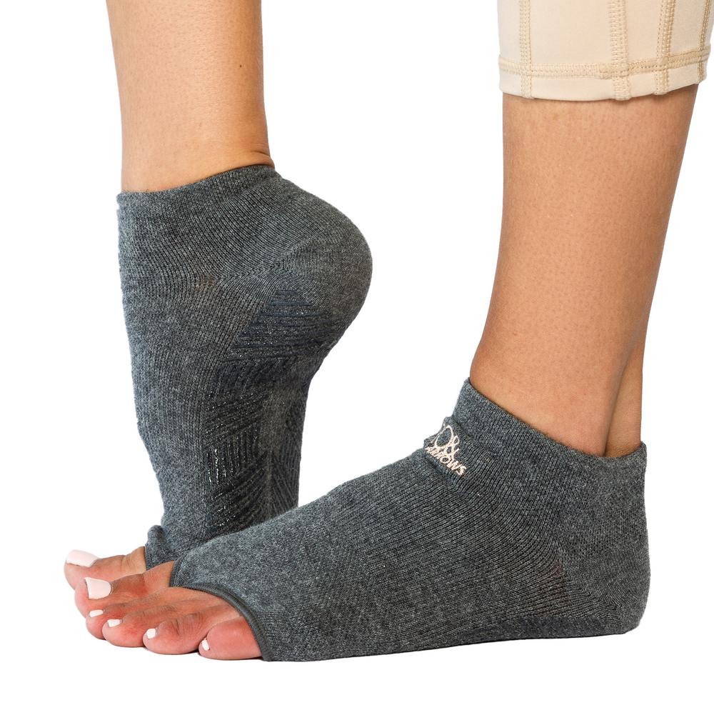 Rhiannon Low Show Solid Grip Socks (Barre / Pilates)