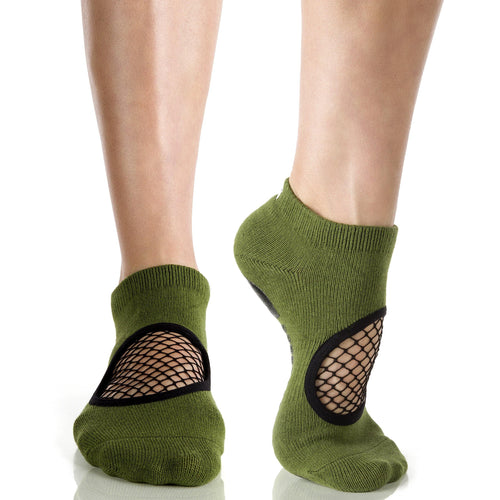 Pilates & Barre - Fishnet Grip Socks // Arebesk @simplyWORKOUT