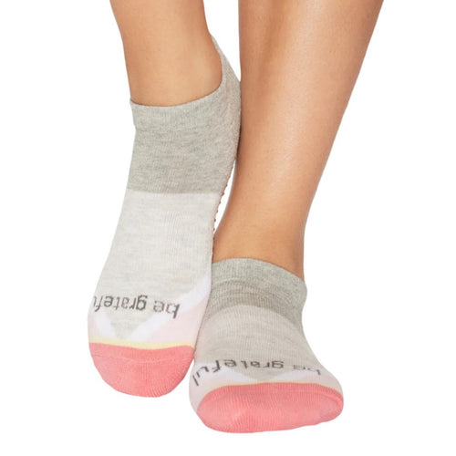 Be Grateful Navy White Grip Socks - Sticky Be - simplyWORKOUT –  SIMPLYWORKOUT