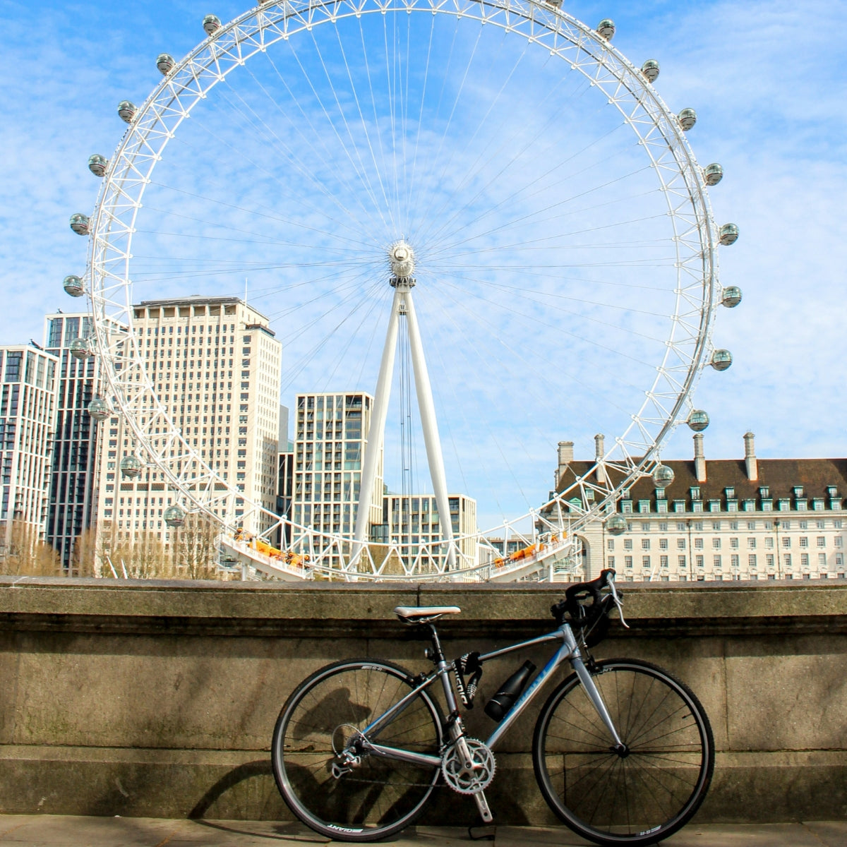 Bicycle in front of The London Eye