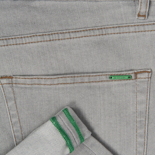 Jeans-denim-homme-ajuste-gris-bio-recycle-detail-scaled