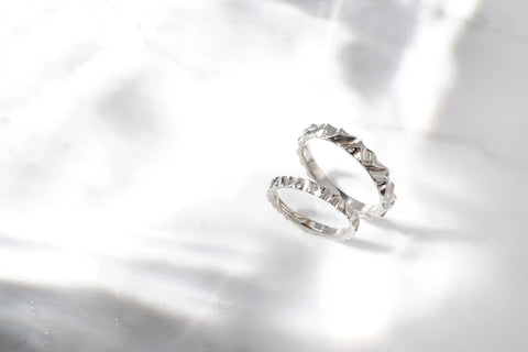 Chia Jewelry婚戒對戒客製化品牌推薦分享，獨特簡約設計k金婚戒款式，手工打造你們的夢想婚戒