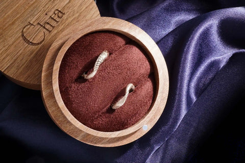 Chia Jewelry訂製婚戒對戒，以日月為主題的簡約婚戒設計，並以14k金製作