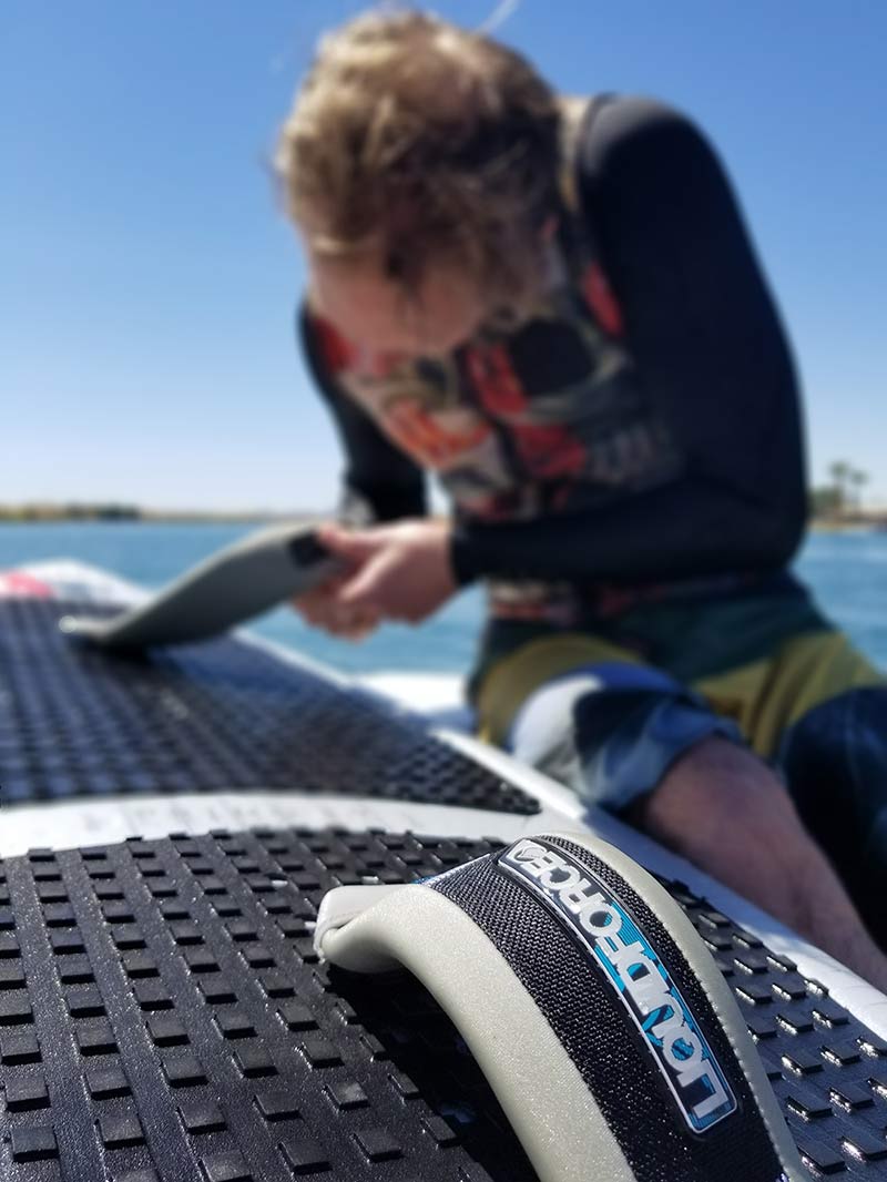 wakesurf with straps