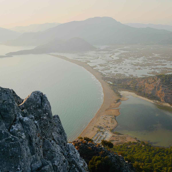 Dalyan kumsalı