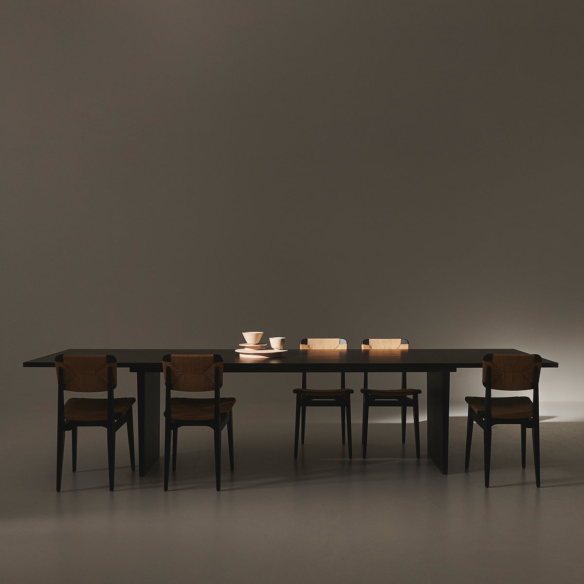 PRIVATE COLLECTION DINING TABLE