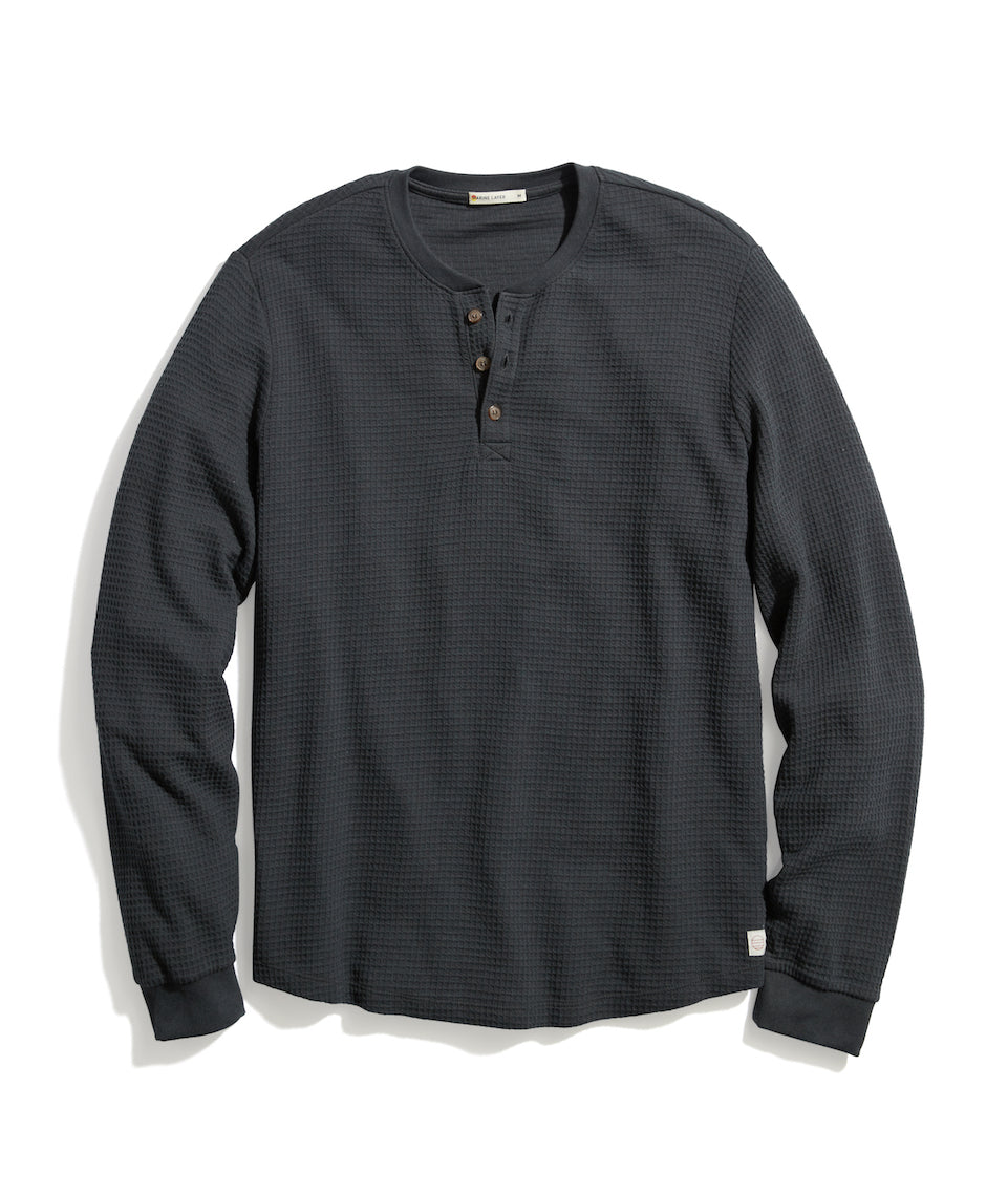 Box Waffle Henley in Pirate Black
