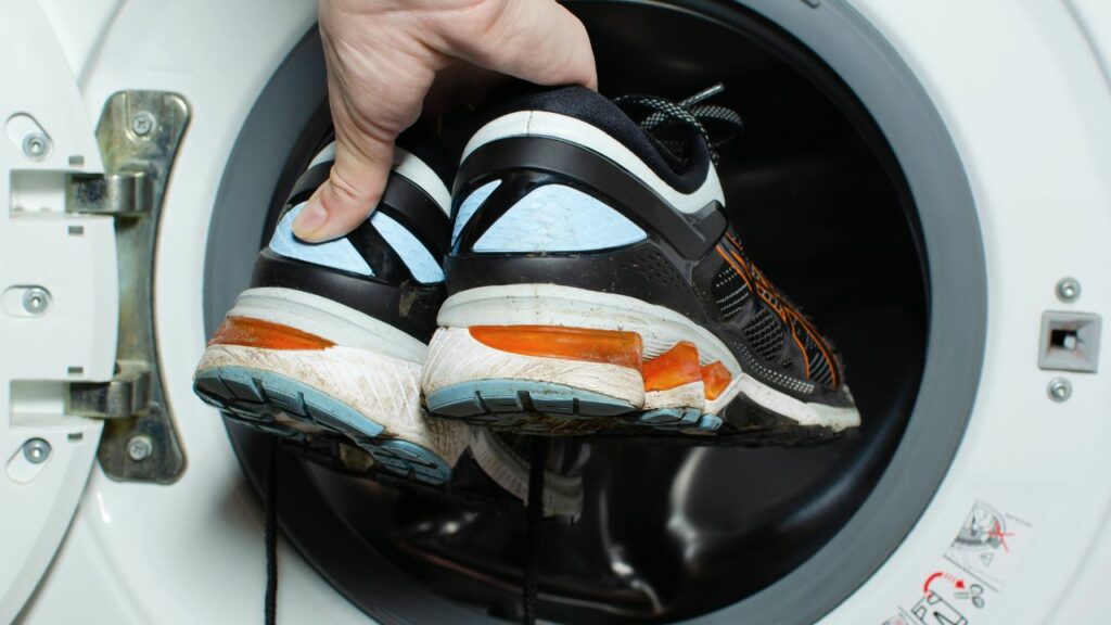 Hva trenger du for å vaske sko i vaskemaskin