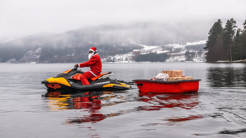 Weihnachtsmann auf Jetski