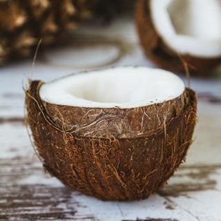 Unique Ways to Use Coconut Oil For Skin