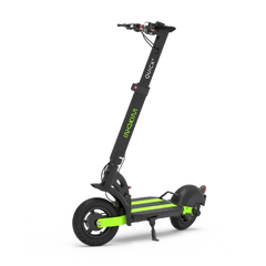 Quick 4 E-Scooter - Leistungsstarker 600W Motor: Erreiche Geschwindigkeiten bis zu 40 km/h. Große Reichweite: Bis zu 70 km mit einer einzigen Ladung. Faltbares Design: Einfach zu transportieren und zu lagern. Komfortable Fahrt: 10-Zoll-Luftreifen und Stoß