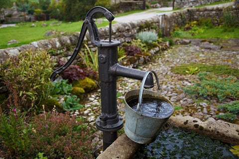 Gartenbewässerung Brunnen