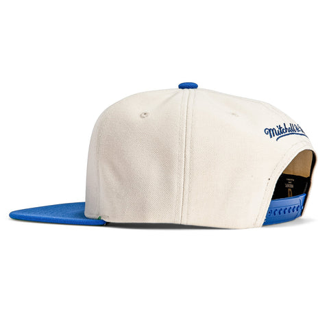 Toronto Maple Leafs Mitchell & Ness Vintage Sharktooth Snapback