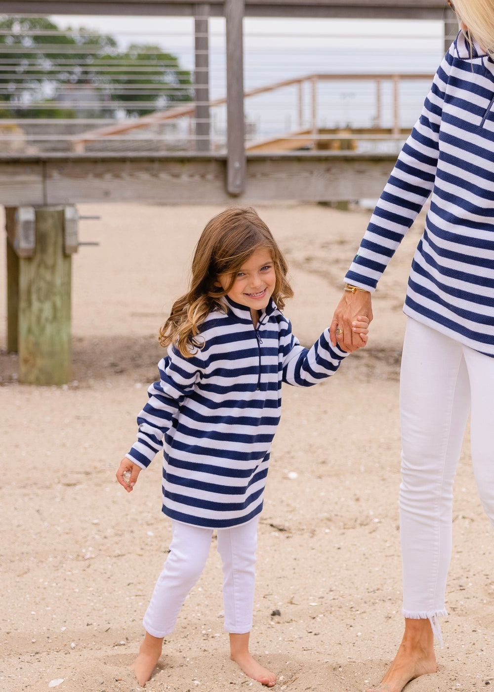 Kids Windabout Pullover in White) / Striped Stephens (Pink – Fleece Dudley