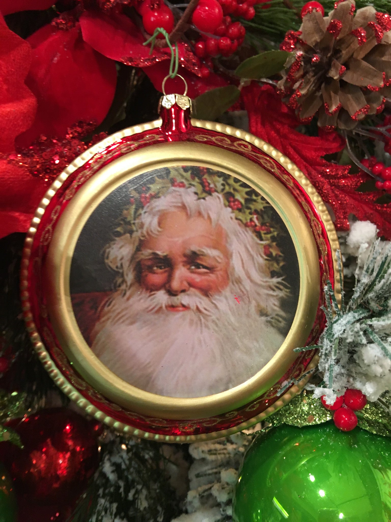 Old Fashioned Santa Disk Ornament | Traditional Christmas Decorations ...