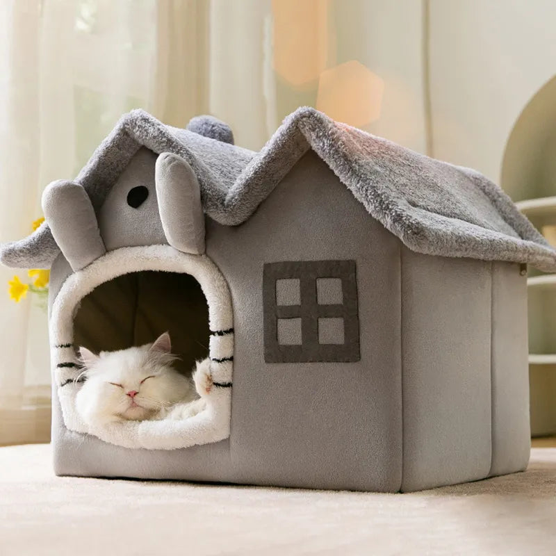 Chic Winter Cat Villa & Stylish Dog Kennel - Your Pet's Dream Home!
