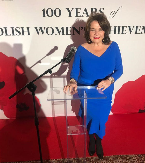 Lydia Sarfati wins the 2019 Polish and American Woman of the Year Award given by the Polish & American Women Entrepreneurs organization in NYC