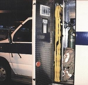 BaXstrap Spineboard à l'intérieur d'une ambulance