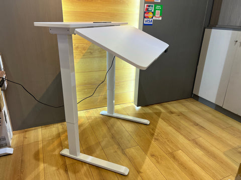 Folding standing desk fringing you a compfotable and appropriate sit or stand work model.