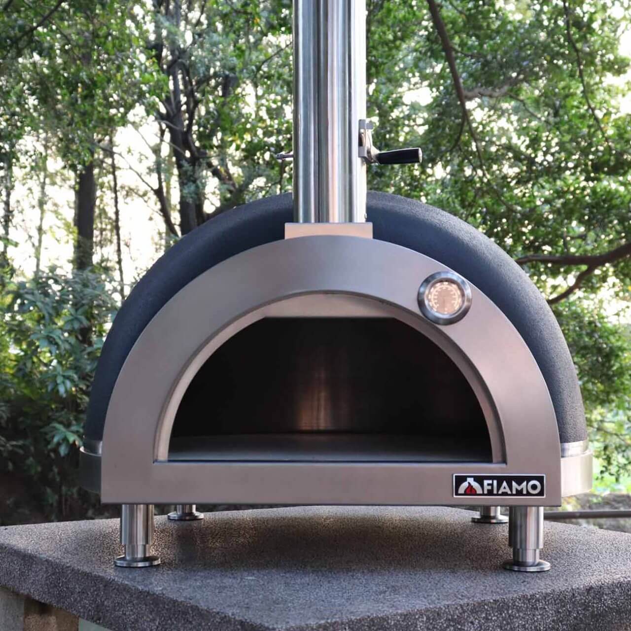 Fiamo Clay Pizza tabletop wood fire