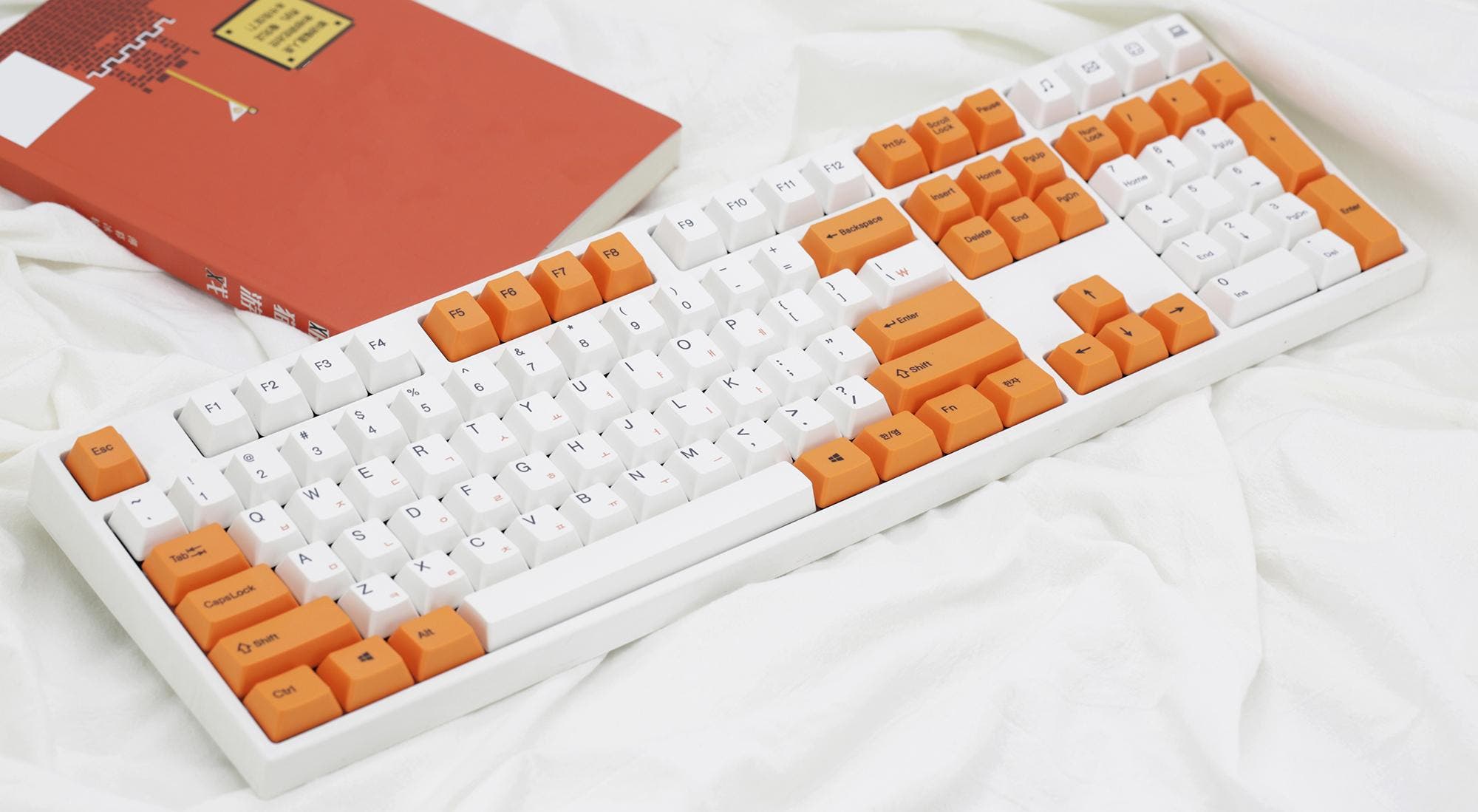 Varmilo VA108M Orange and White MK58K5K1L1 |0|