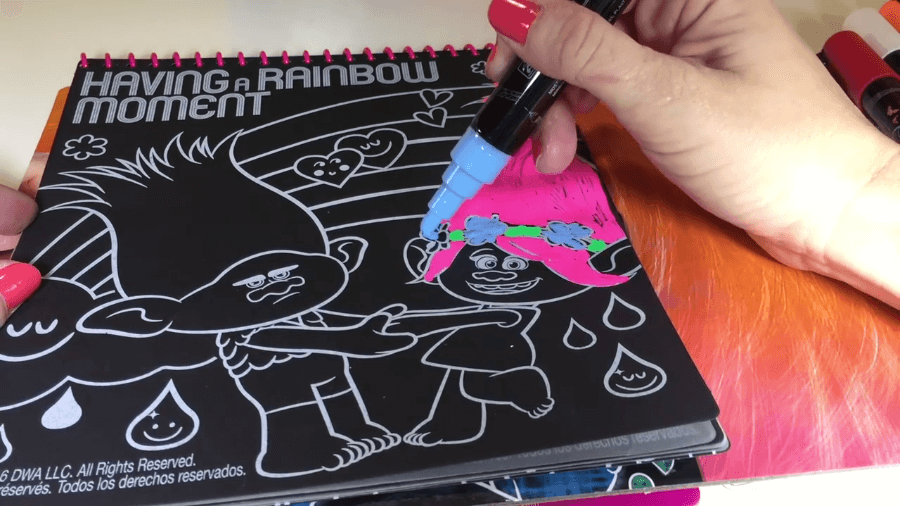 Drawing Graffiti Using Chalk Markers - Chalkola Art Supply