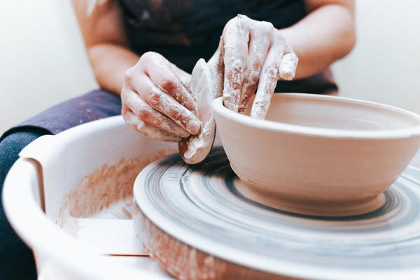 How To Throw Clay On The Pottery Wheel: A Step-by-Step Beginners