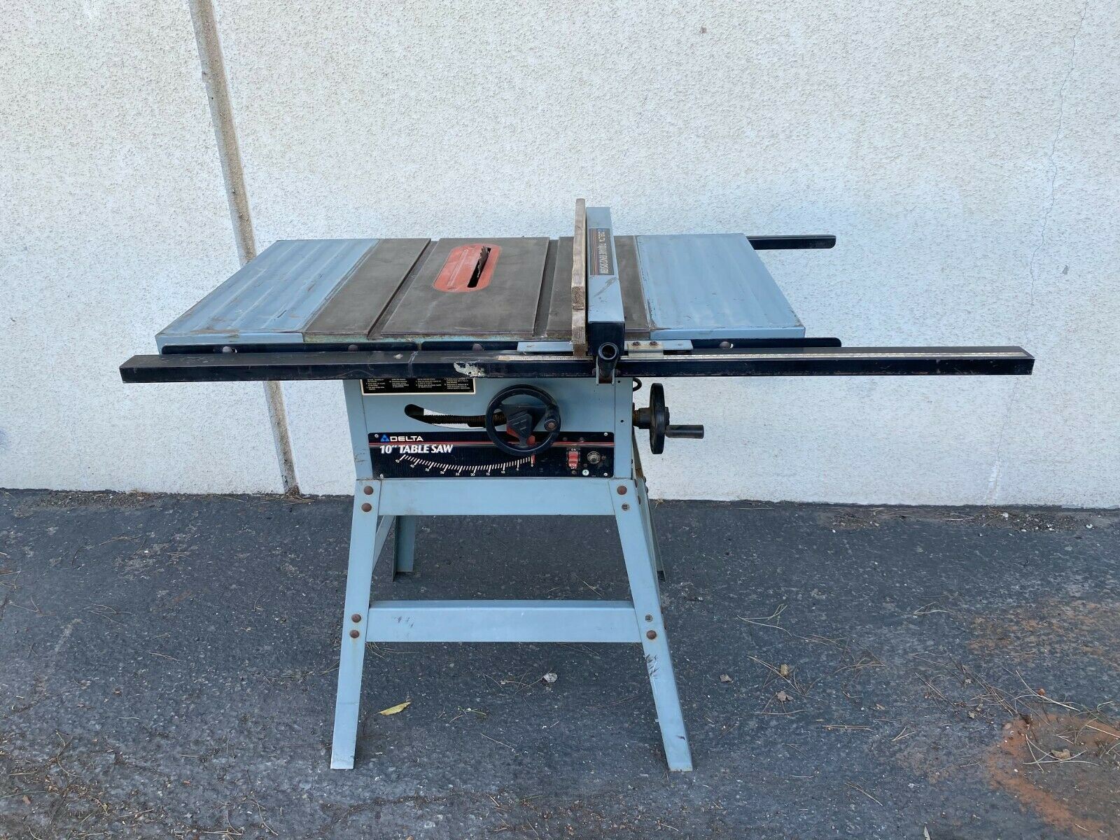 DELTA Model 36600 10 Inch Table Saw WoodWorking Machine