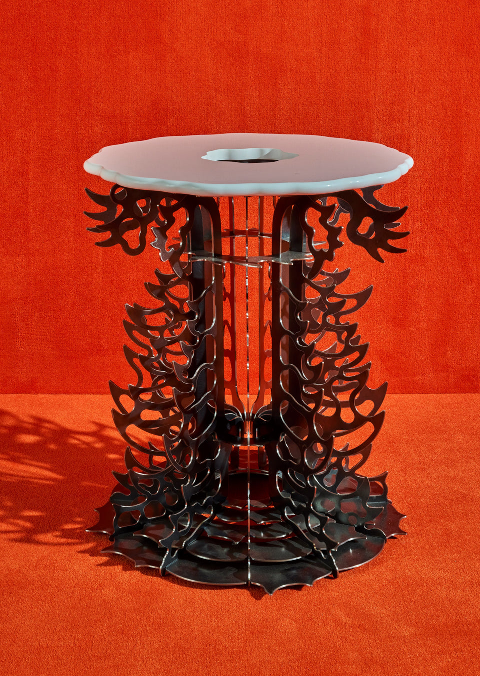 Hollow Vase Table - HollowTable2