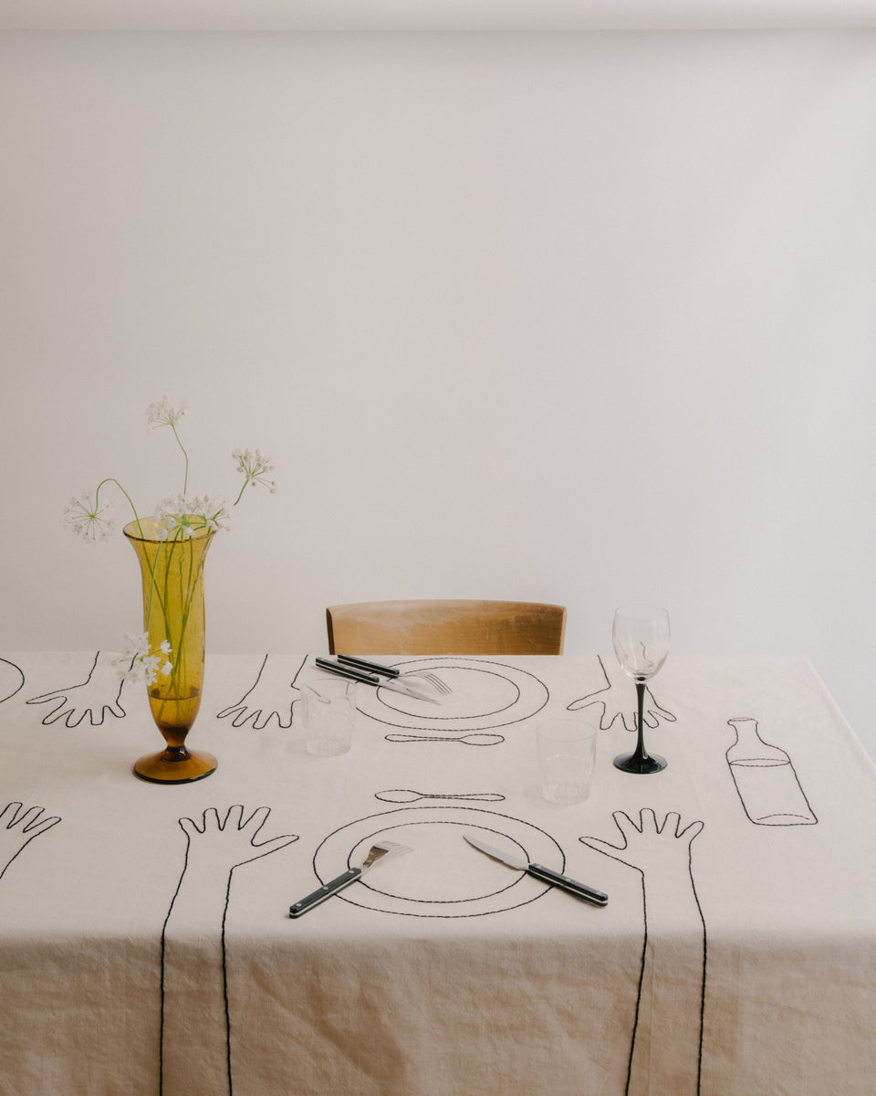 Mains Sur La Table Tablecloth - SARAH_ESPEUTE_0108