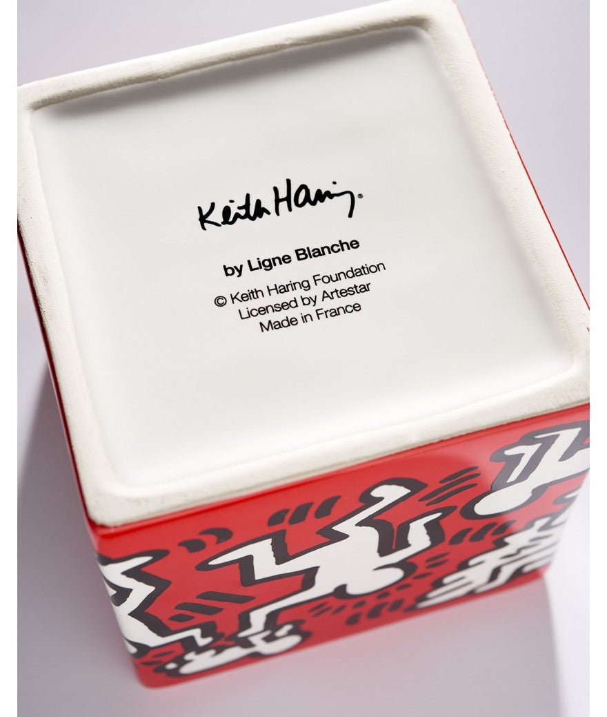 Keith Haring White on Red Perfumed Candle - keith-haring-bougie-parfumee-carree-white-on-red_1