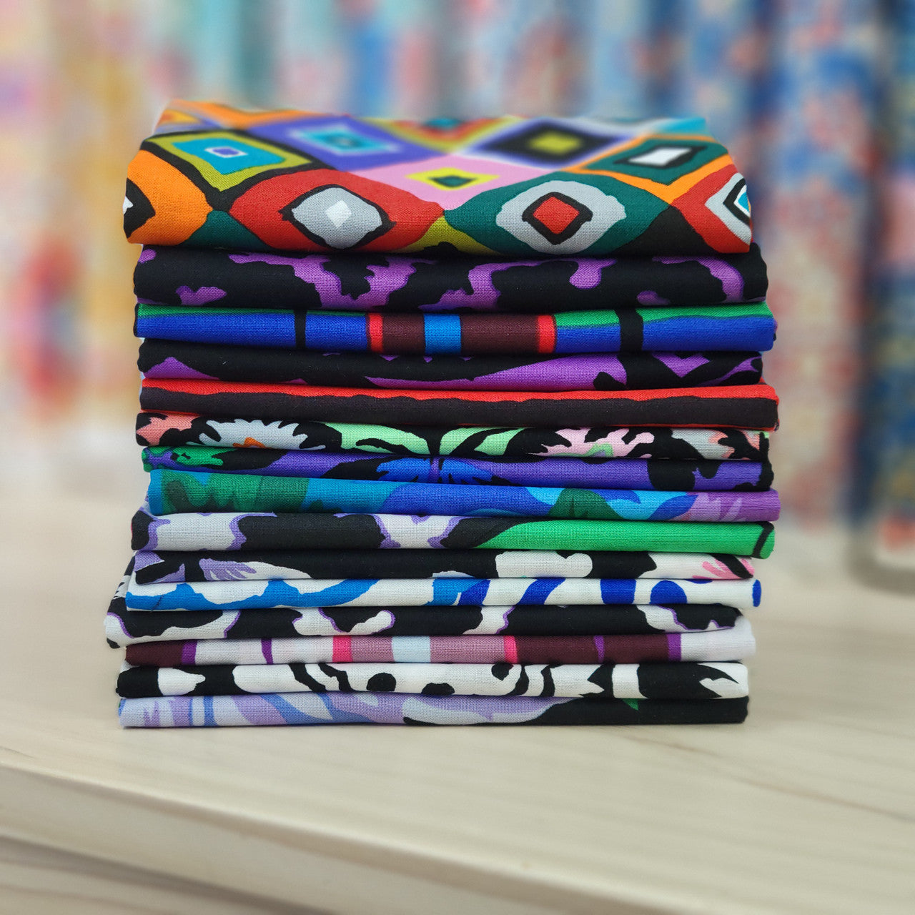 Jewel Tones Bundle - Collectif 2024 par Kaffe Fassett pour Free Spirit Fabrics