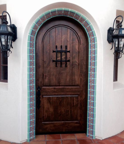 Mexican tiles decorating house doorway