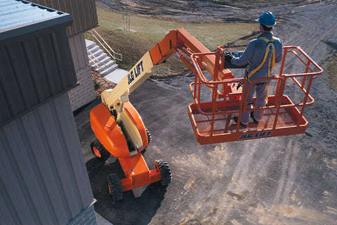 A JLG 600SJ Boom lift picture from above, showcasing the platform.