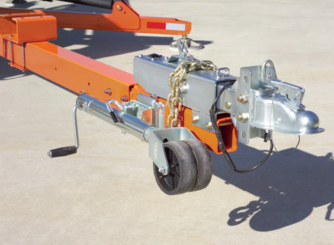 A picture of the hitch on a JLG T350 Towable boom lift.