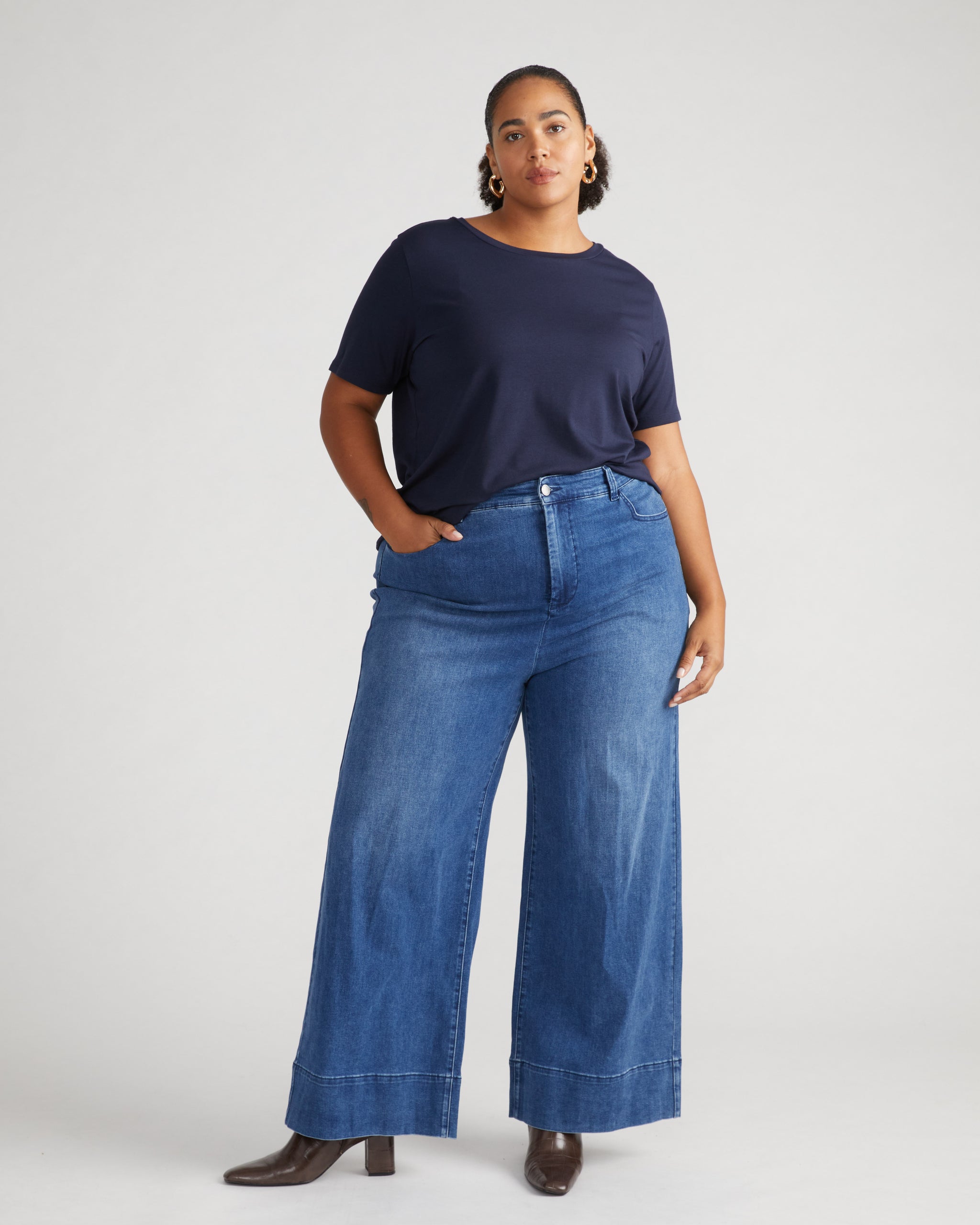 Carrie High Rise Wide Leg Jeans - Black | Universal Standard